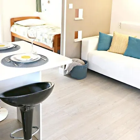 公寓 Modern In Peracko Blato With Sea View And Pool 普洛切